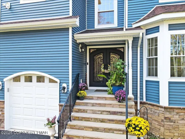 $1,100,000 | 109 Forest Lake Drive, Jim Thorpe, PA 18229