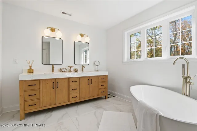 $1,100,000 | 109 Forest Lake Drive, Jim Thorpe, PA 18229