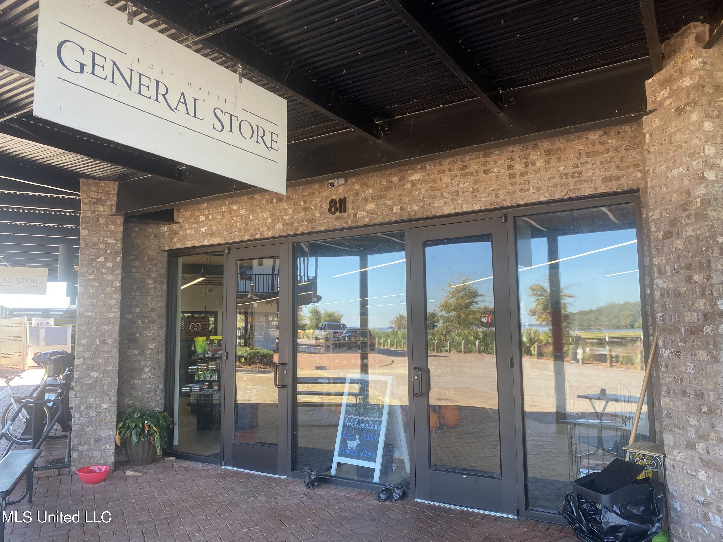 136 Old Trace Road Madison, MS 39110 - Photo 20 of 26 General store