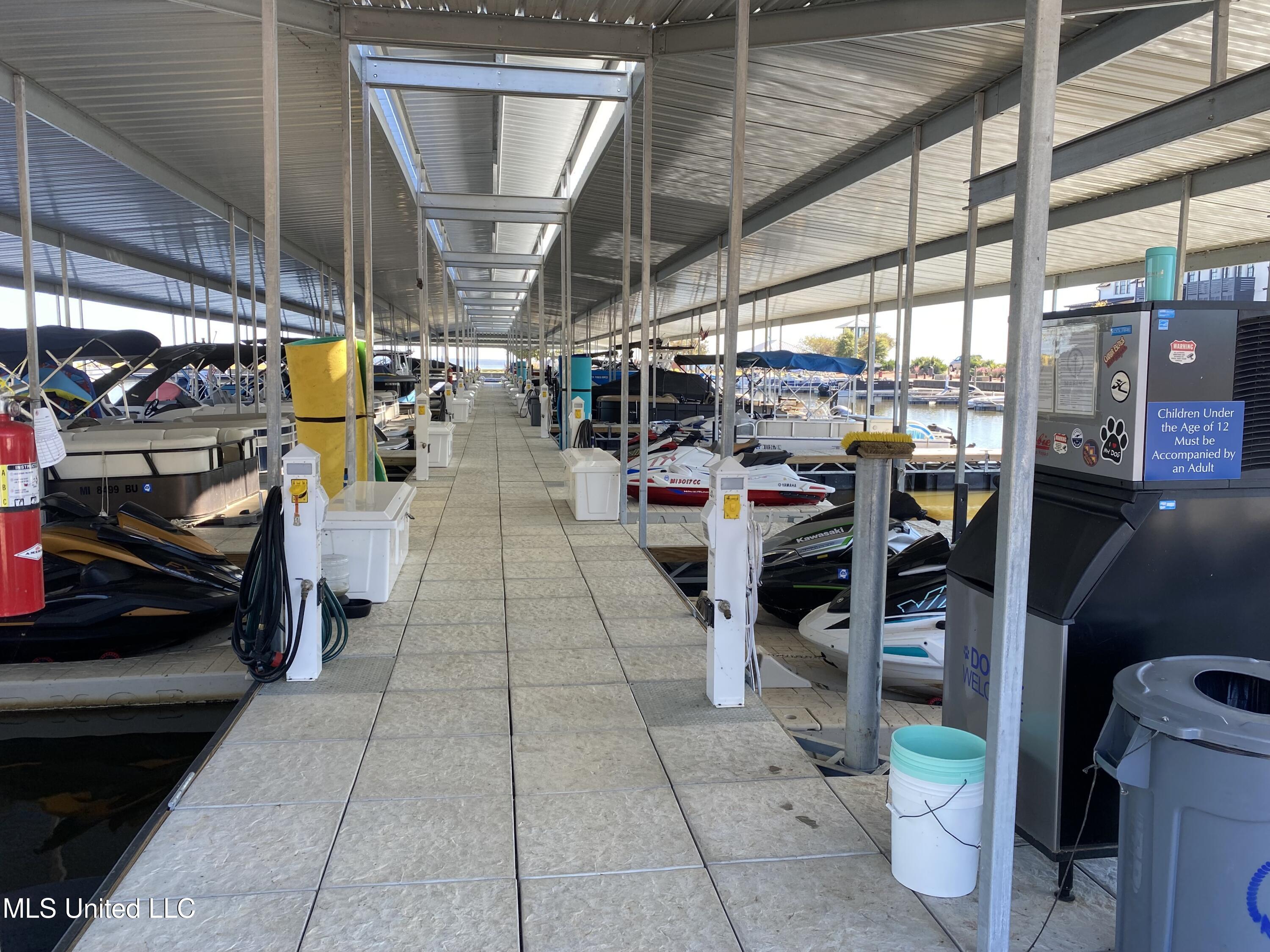 136 Old Trace Road Madison, MS 39110 - Photo 30 of 38 Marina