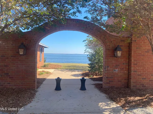 $1,995,000 | 136 Old Trace Road, Madison, MS 39110