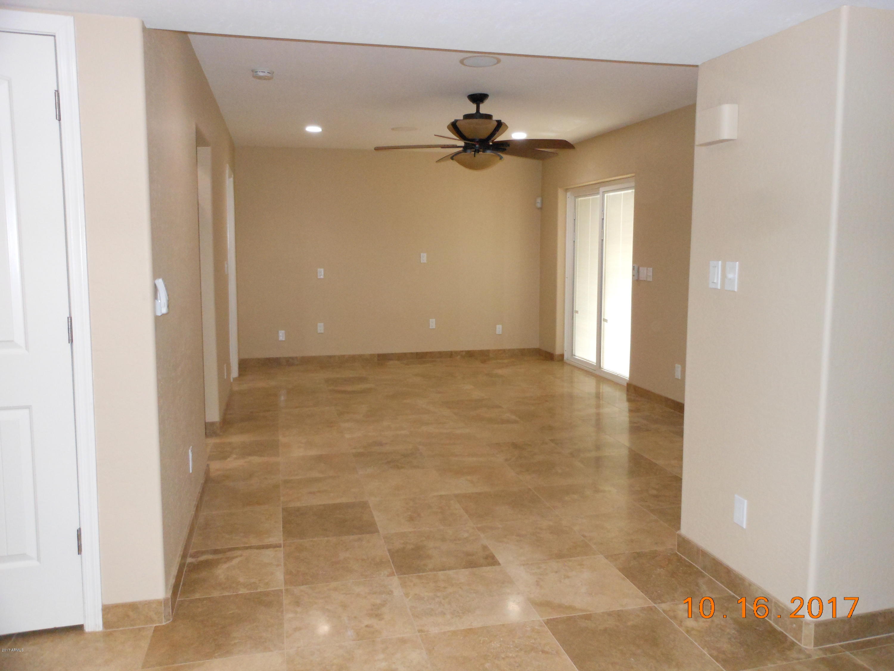 3045 West Hearn Road Phoenix, AZ 85053 - Photo 11 of 31 Family Room
