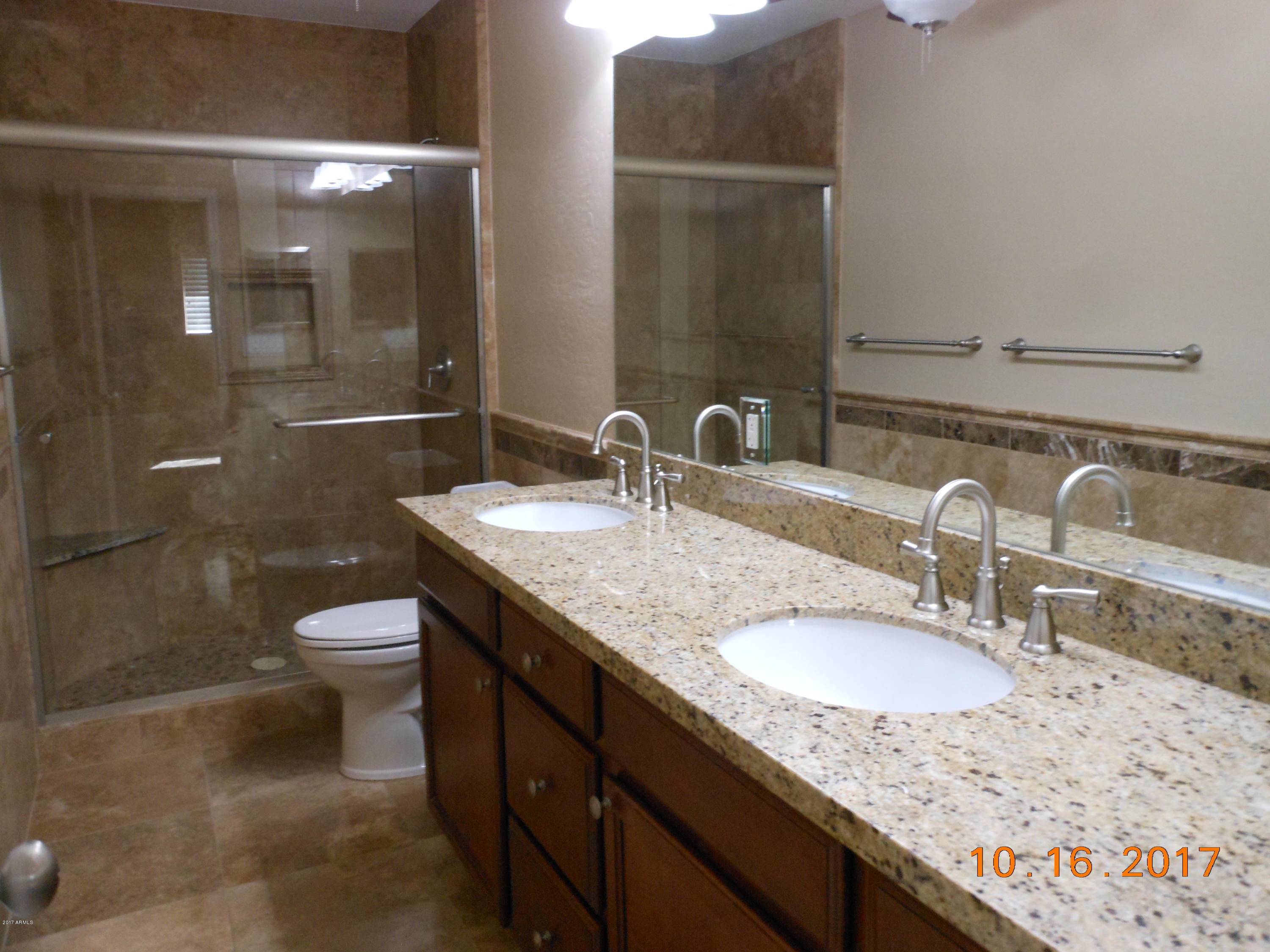 3045 West Hearn Road Phoenix, AZ 85053 - Photo 21 of 31 Master Bath
