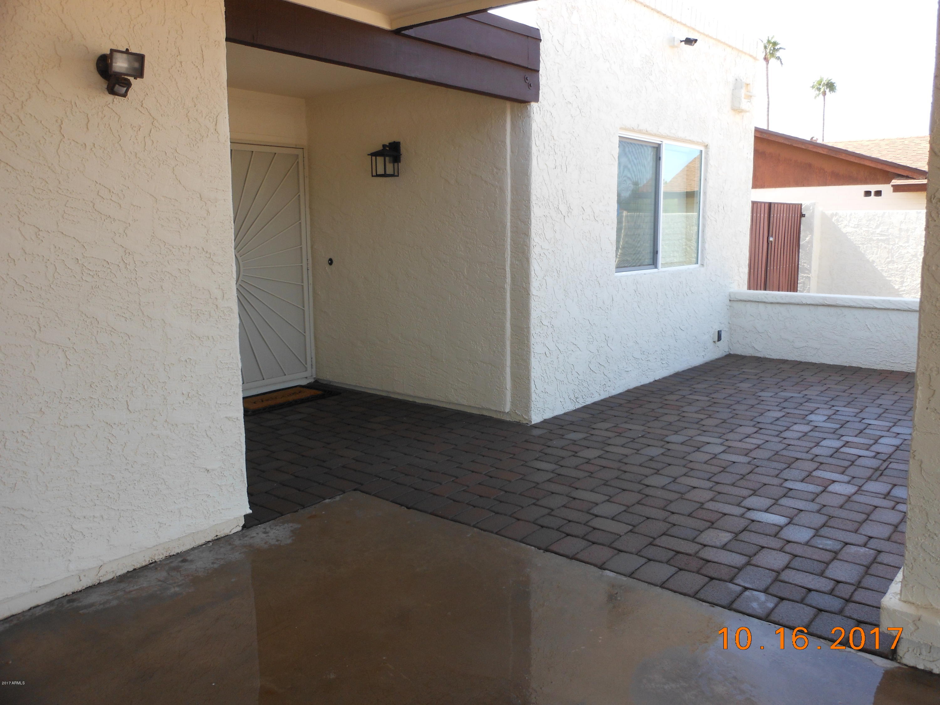 3045 West Hearn Road Phoenix, AZ 85053 - Photo 3 of 31 Front Paved Court Yard