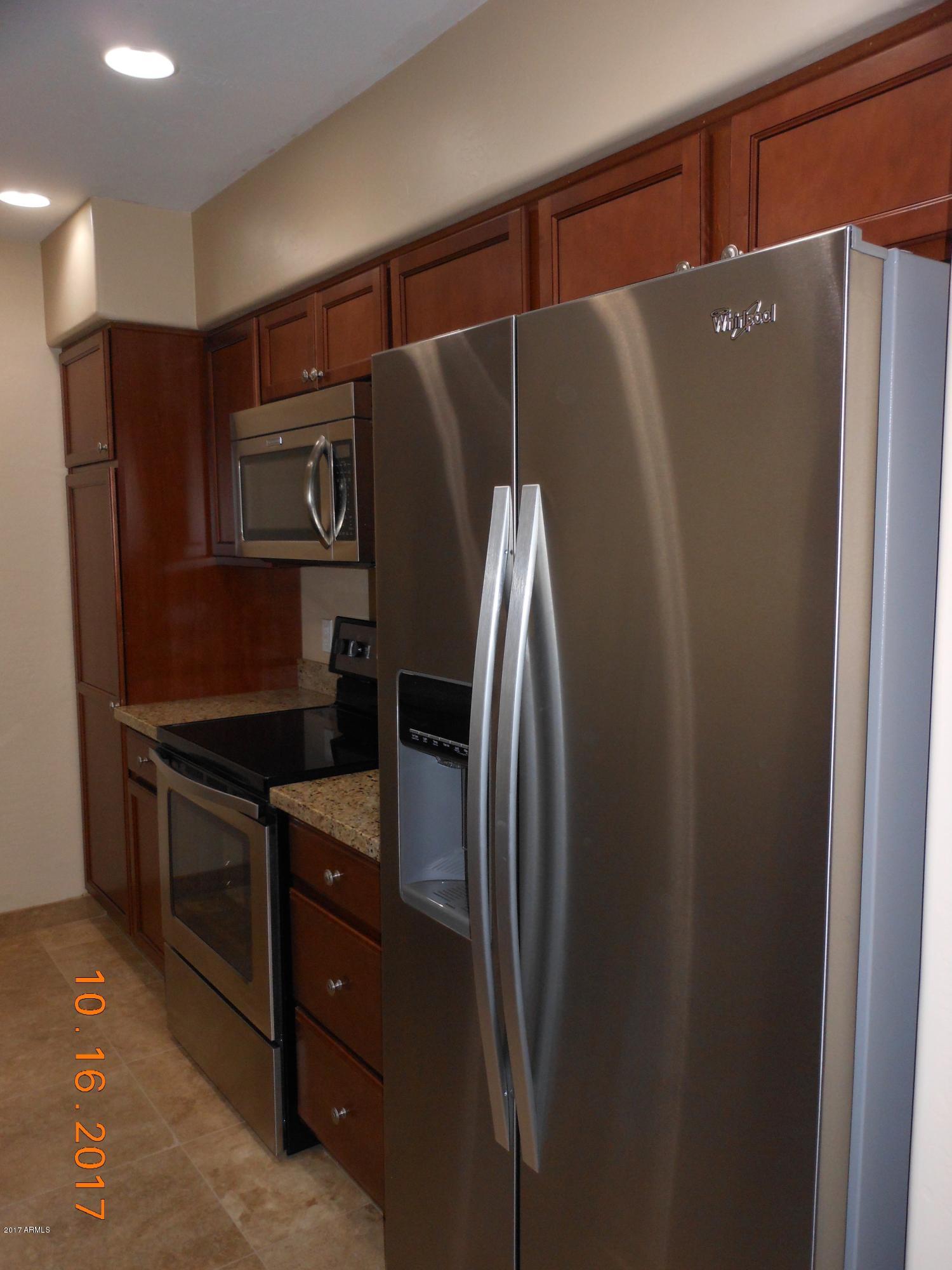 3045 West Hearn Road Phoenix, AZ 85053 - Photo 9 of 31 Kitchen