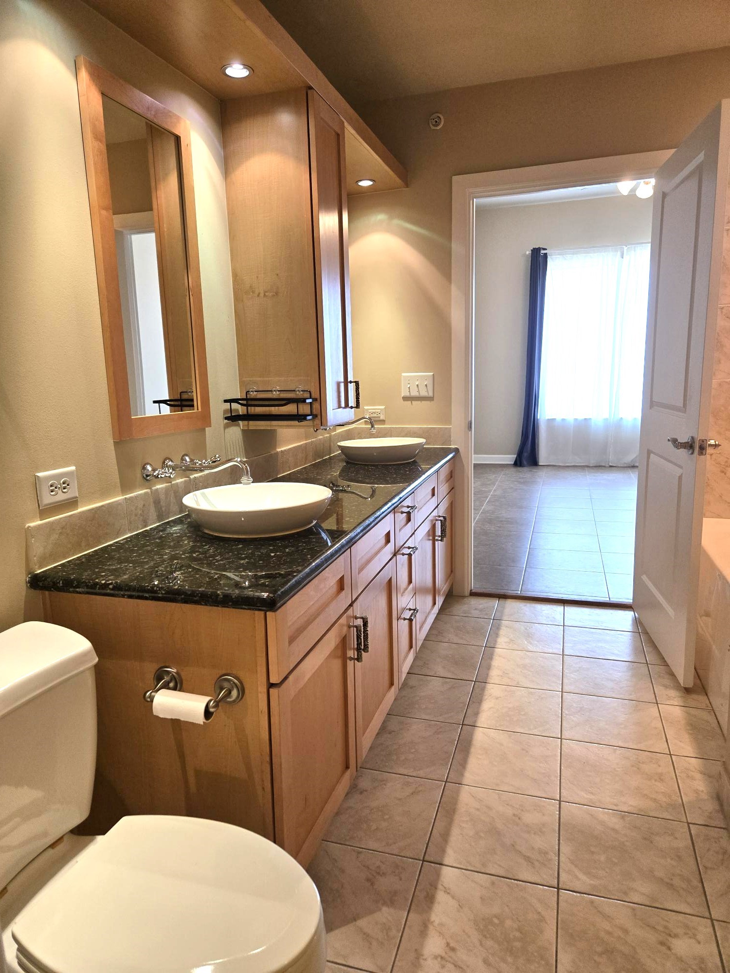 1900 Genesee Street, Unit 207 Houston, TX 77006 - Photo 23 of 50 One more angle of the gorgeous main bath.