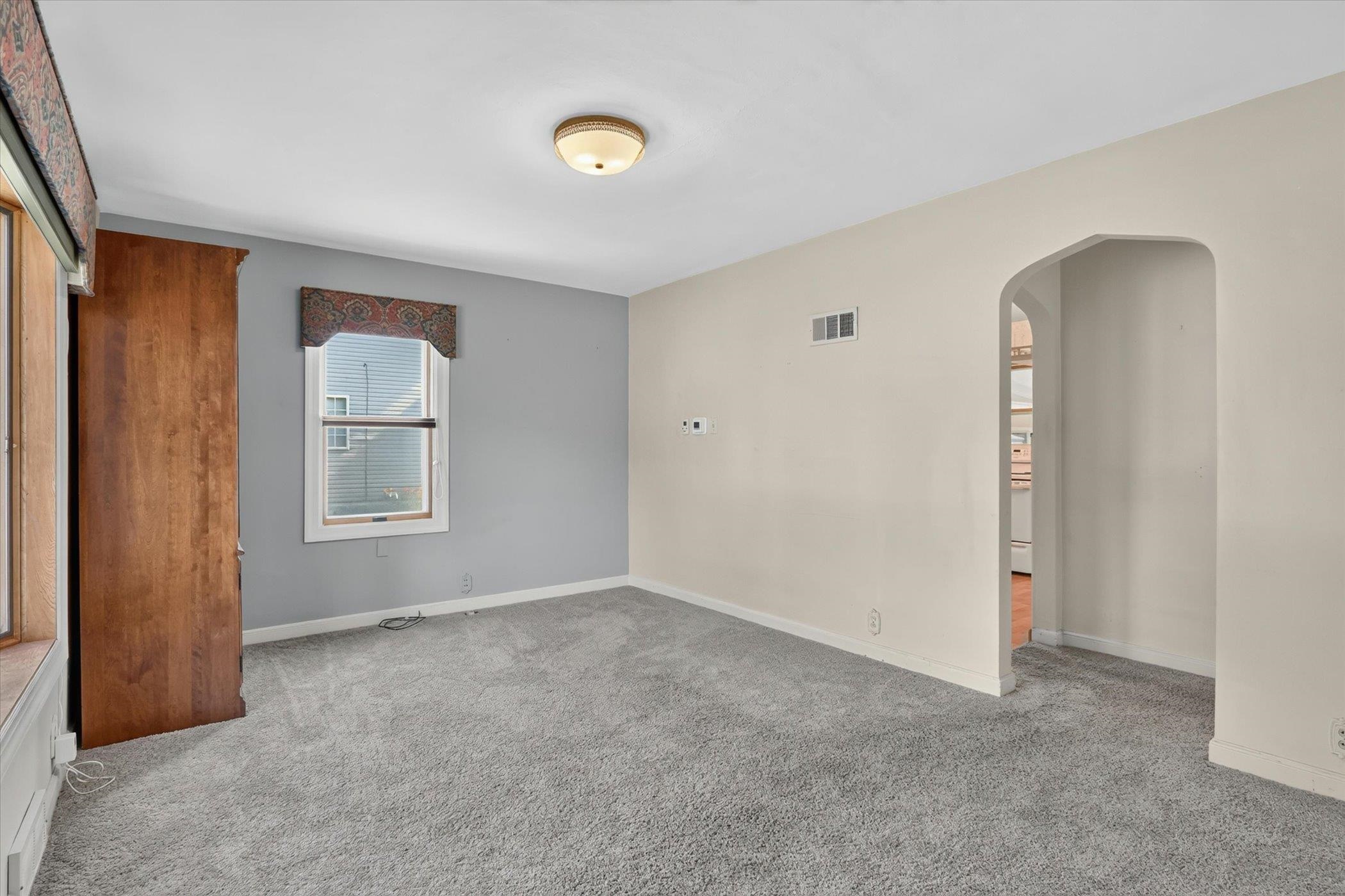1129 Johnson Street Beloit, WI 53511 - Photo 7 of 35