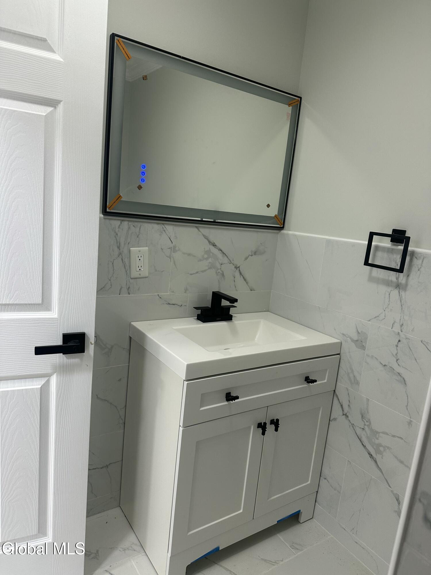 740 Hamilton Street Schenectady, NY 12307 - Photo 12 of 40 IMG_7349