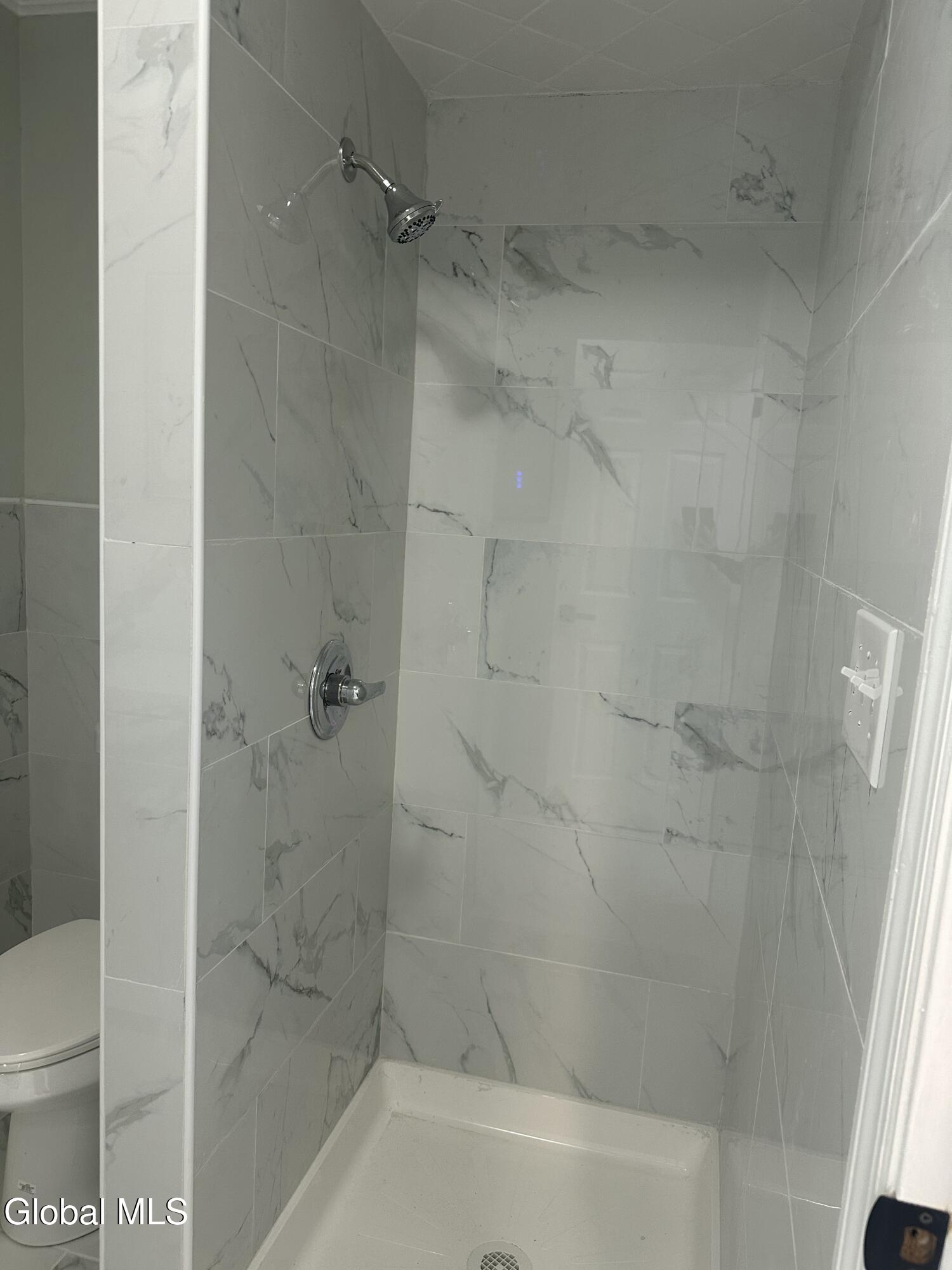 740 Hamilton Street Schenectady, NY 12307 - Photo 13 of 40 IMG_7350