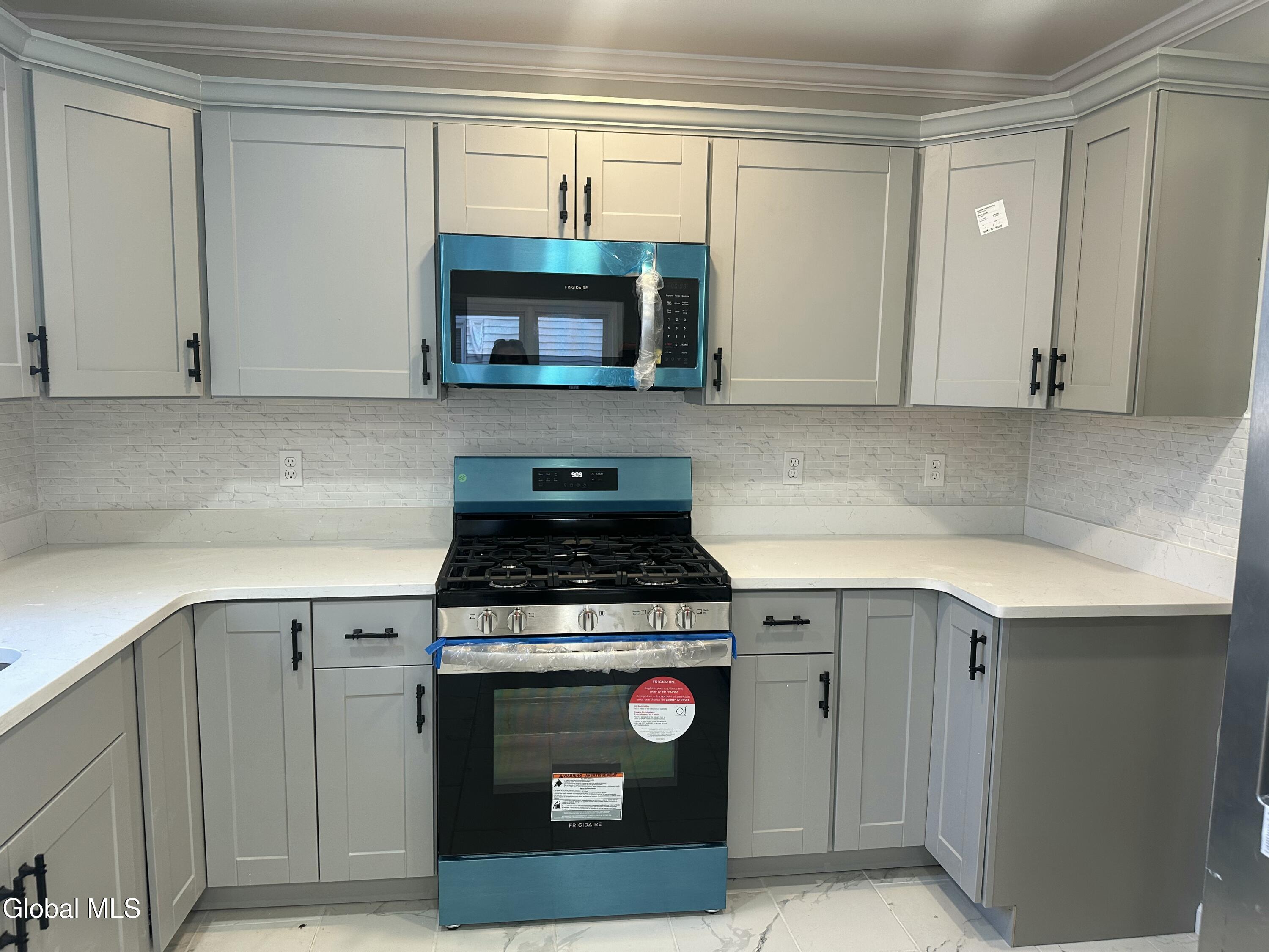 740 Hamilton Street Schenectady, NY 12307 - Photo 7 of 40 IMG_7359