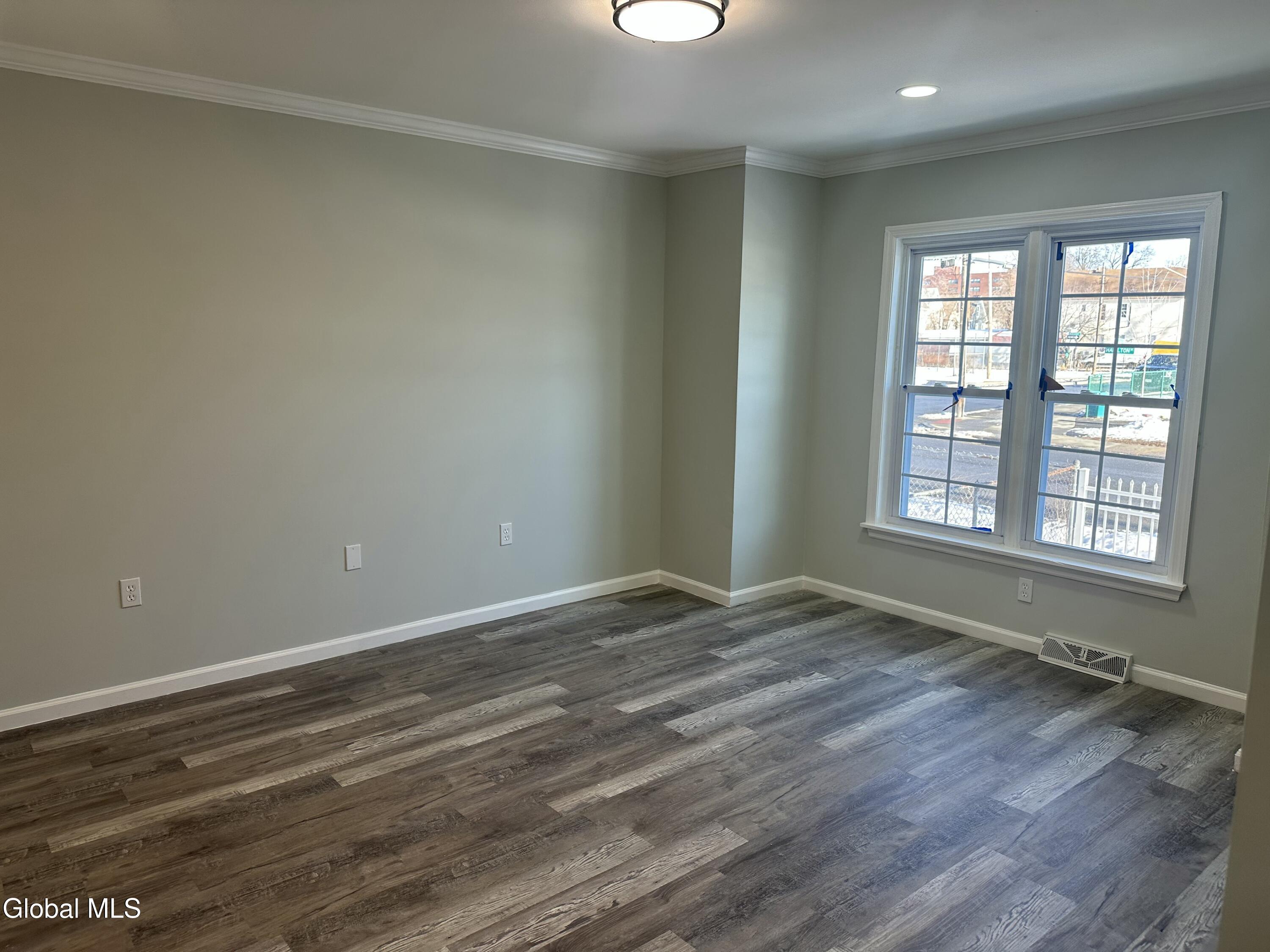 740 Hamilton Street Schenectady, NY 12307 - Photo 10 of 40 IMG_7354