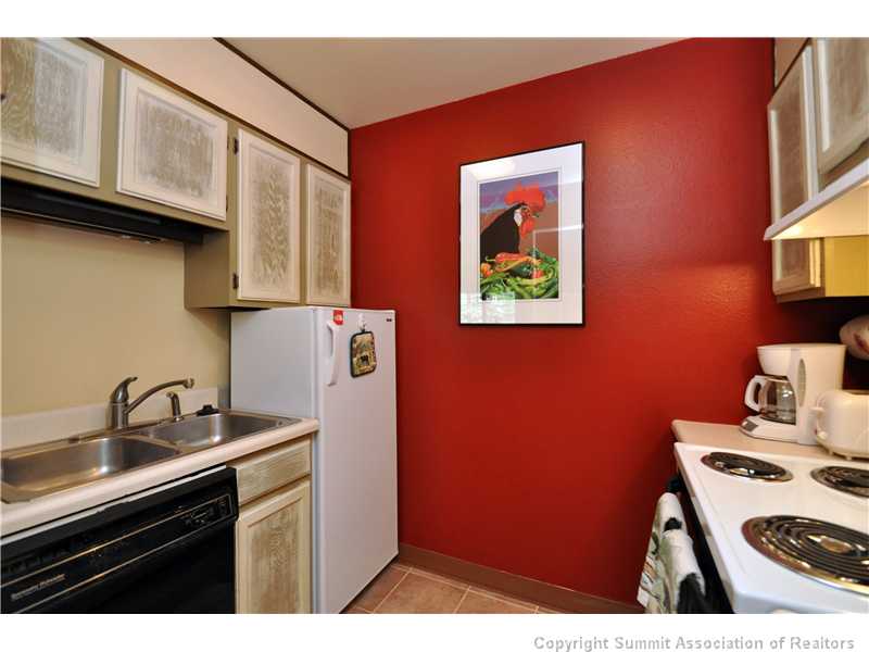 1977 Soda Ridge Road, Unit 1170 Keystone, CO 80435 - Photo 6 of 15 Kitchen. Flying Dutchman 1170 - Kitchen