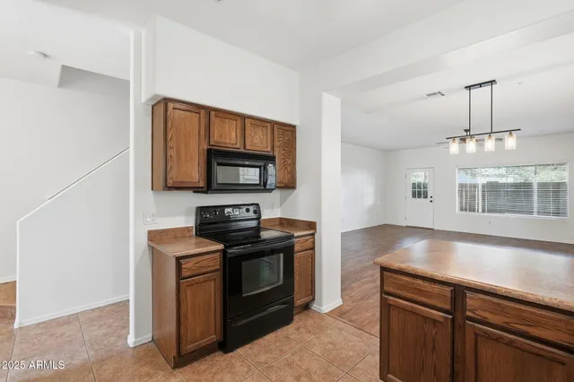 $2,300 | 525 North Miller Road, Unit 163, Scottsdale, AZ 85257