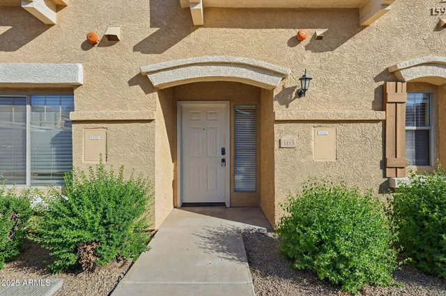 $2,300 | 525 North Miller Road, Unit 163, Scottsdale, AZ 85257