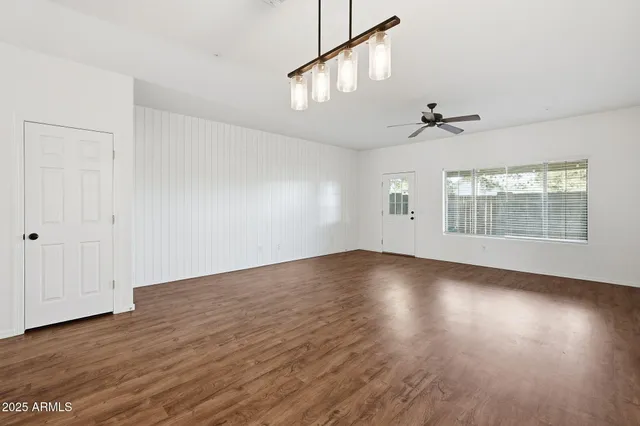 $2,300 | 525 North Miller Road, Unit 163, Scottsdale, AZ 85257