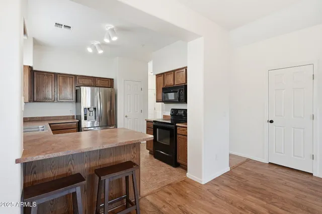 $2,300 | 525 North Miller Road, Unit 163, Scottsdale, AZ 85257