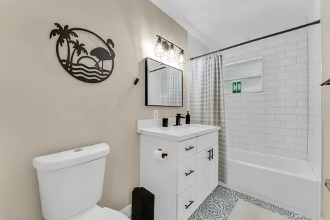 $1,200,000 | 190 Northeast 21st Street, Boca Raton, FL 33431