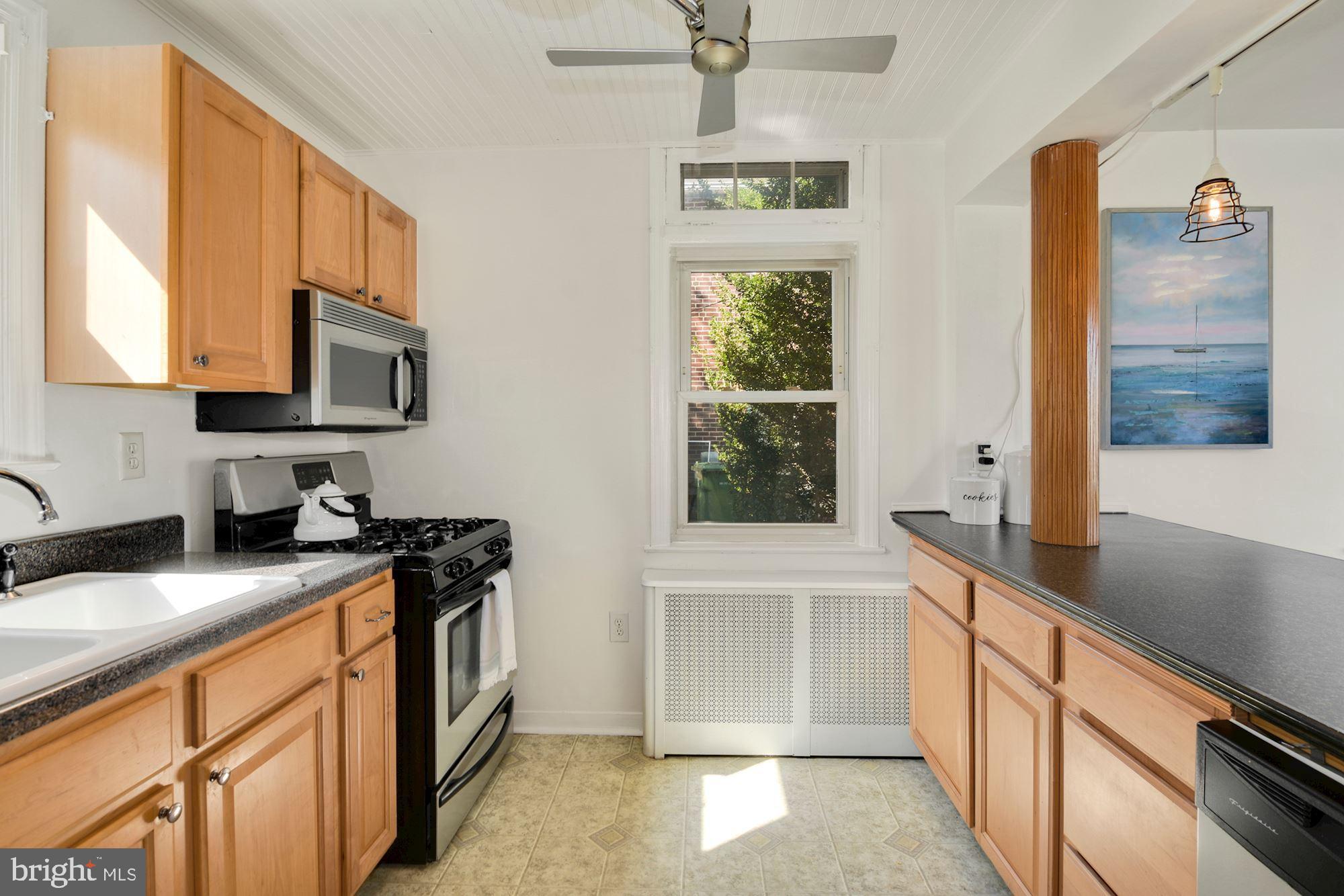 706 Devonshire Road Baltimore, MD 21229 - Photo 13 of 32
