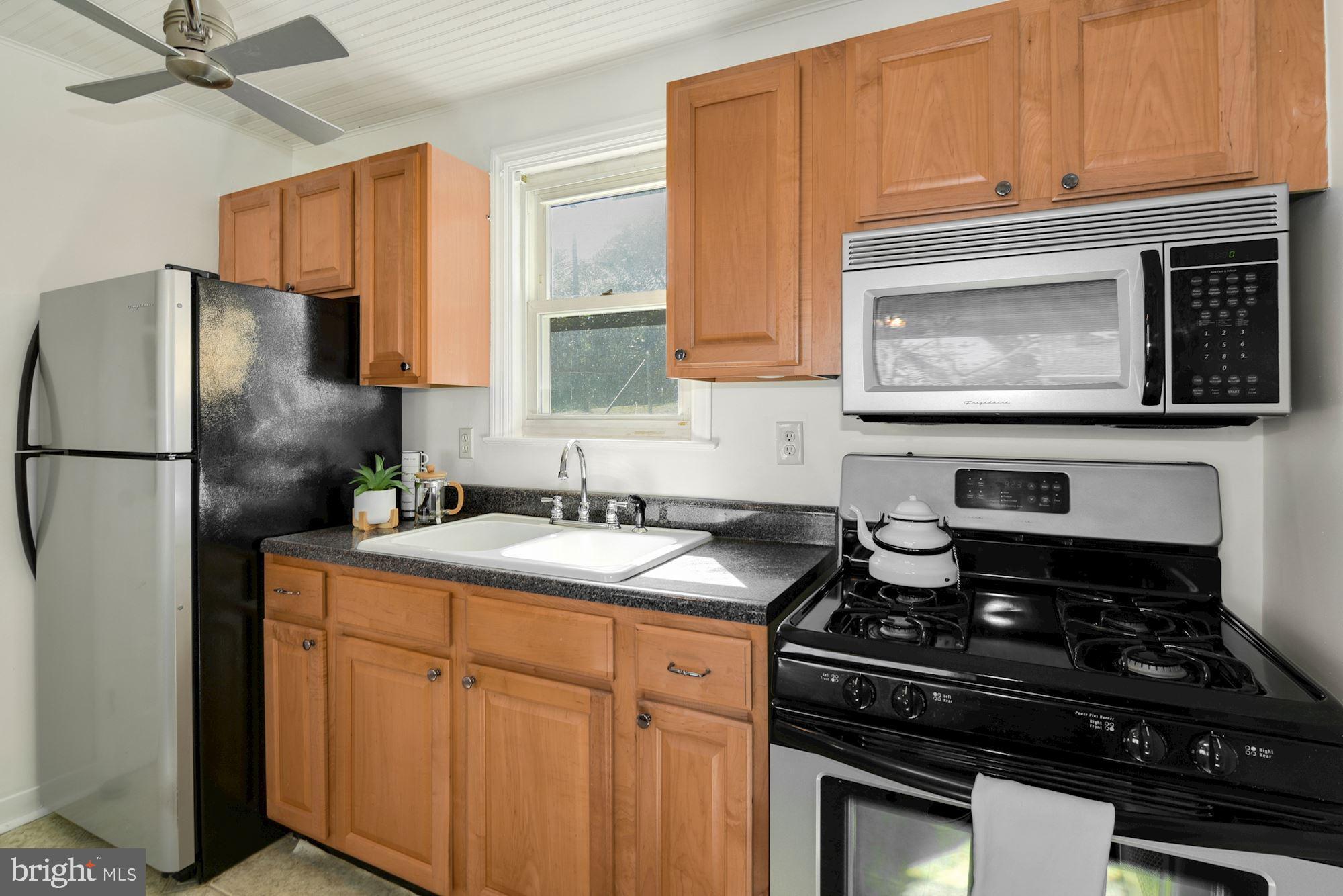 706 Devonshire Road Baltimore, MD 21229 - Photo 14 of 32