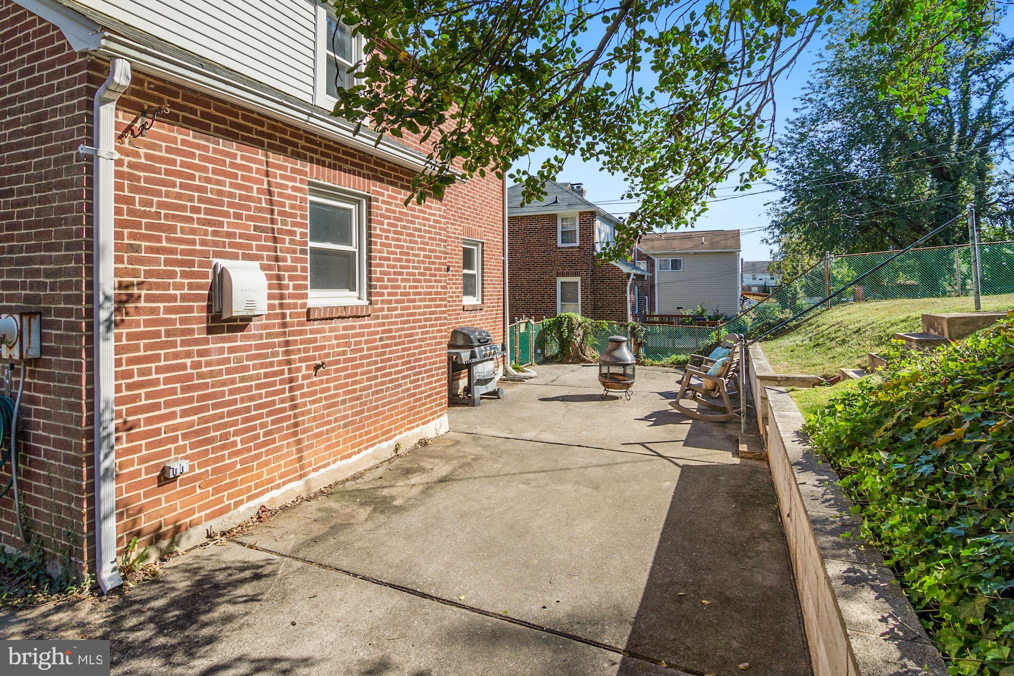 706 Devonshire Road Baltimore, MD 21229 - Photo 25 of 32 Large back patio