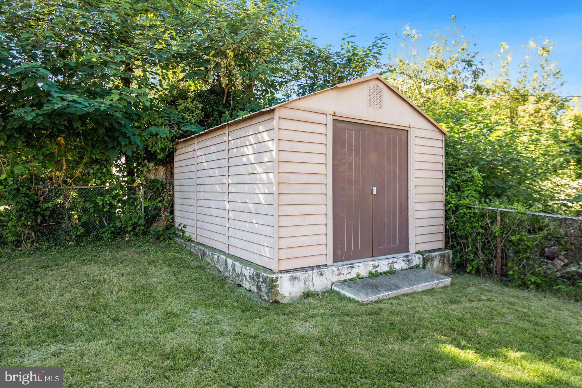 706 Devonshire Road Baltimore, MD 21229 - Photo 32 of 32 Storage shed