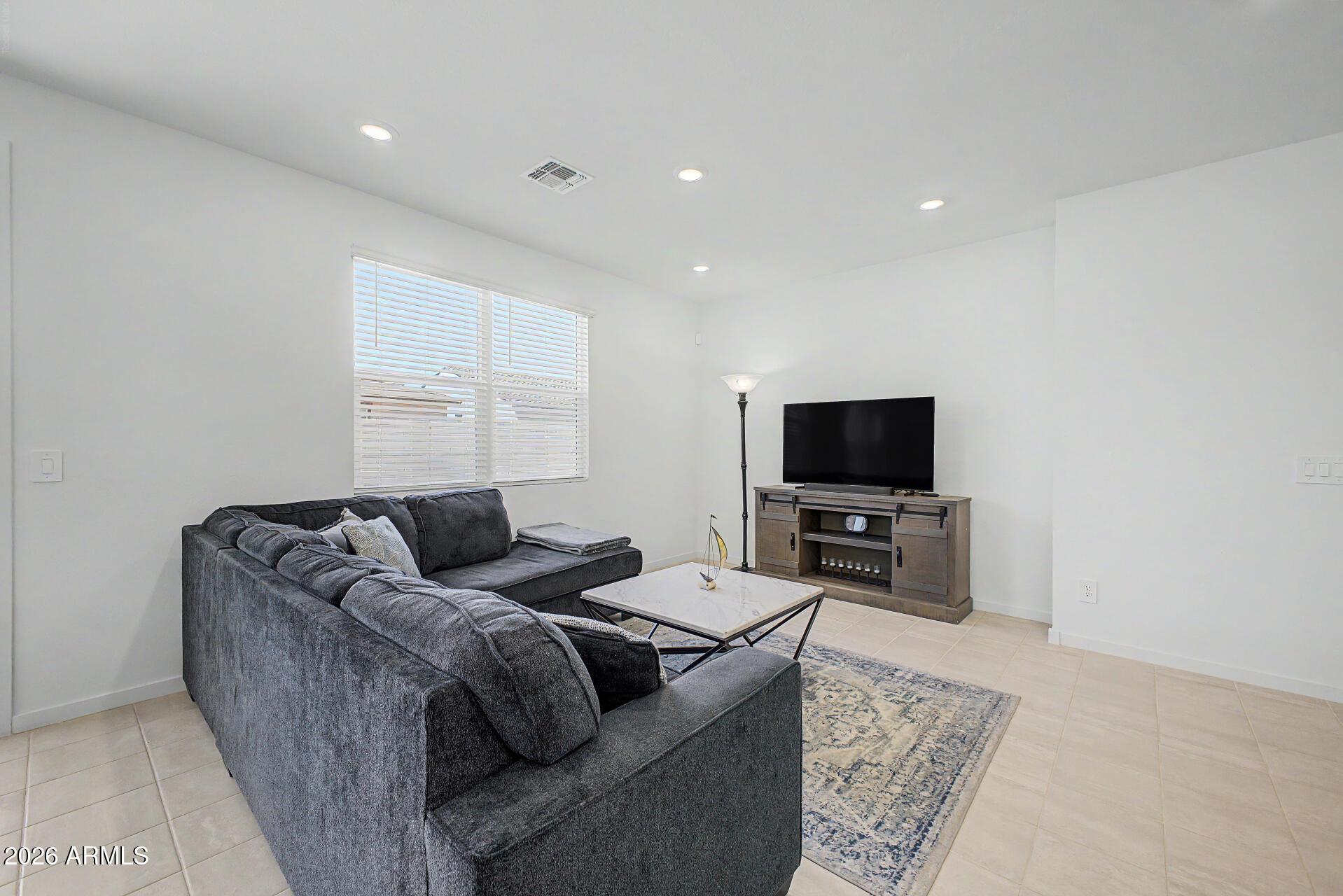 17668 West Madison Street Goodyear, AZ 85338 - Photo 5 of 28 10-Madison