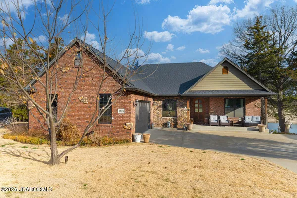 5675 Waterfront Drive North, Columbia, MO 65202