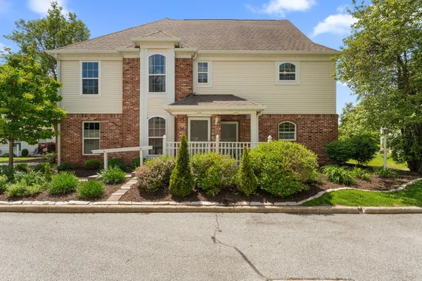 $214,900 | 875 Forest Glen Drive, Valparaiso, IN 46385