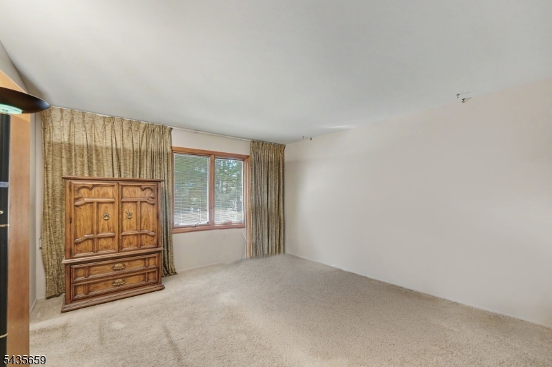 68 Yellow Brick Road Wayne, NJ 07470 - Photo 14 of 27