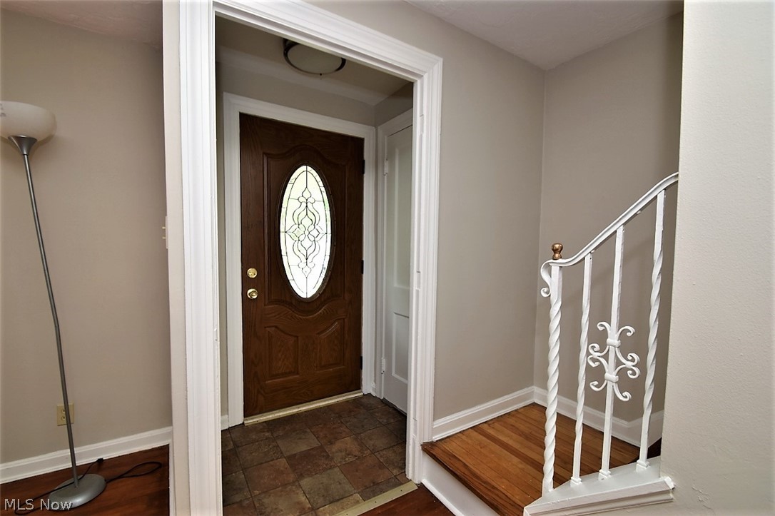 3797 Bainbridge Road Cleveland Heights, OH 44118 - Photo 3 of 35
