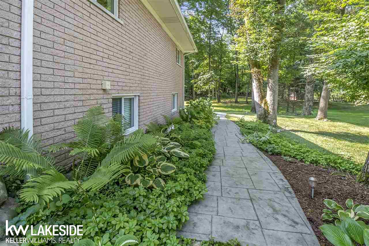 1294 Concord Road Rochester Hills, MI 48309 - Photo 8 of 58