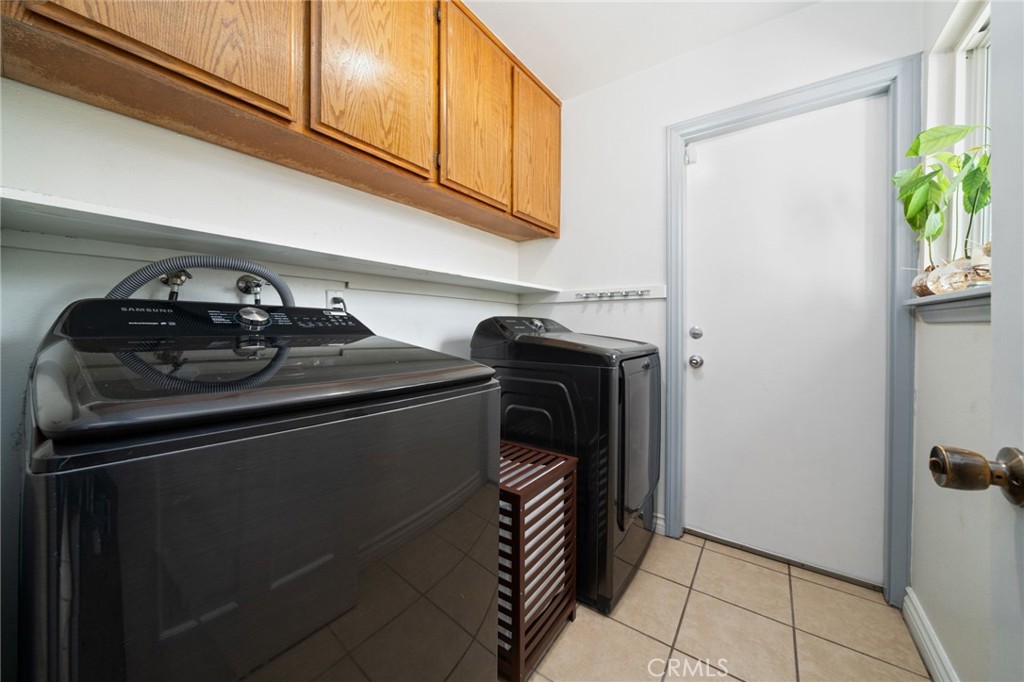 682 West Cheshire Street Rialto, CA 92377 - Photo 15 of 18 Separate Laundry leading to the garage
