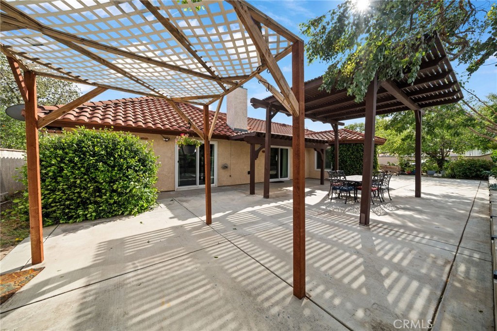 682 West Cheshire Street Rialto, CA 92377 - Photo 16 of 18 Large backyard.