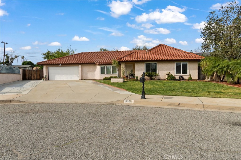 682 West Cheshire Street Rialto, CA 92377 - Photo 2 of 18