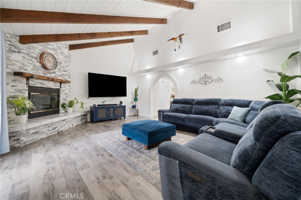 682 West Cheshire Street Rialto, CA 92377 - Photo 5 of 18