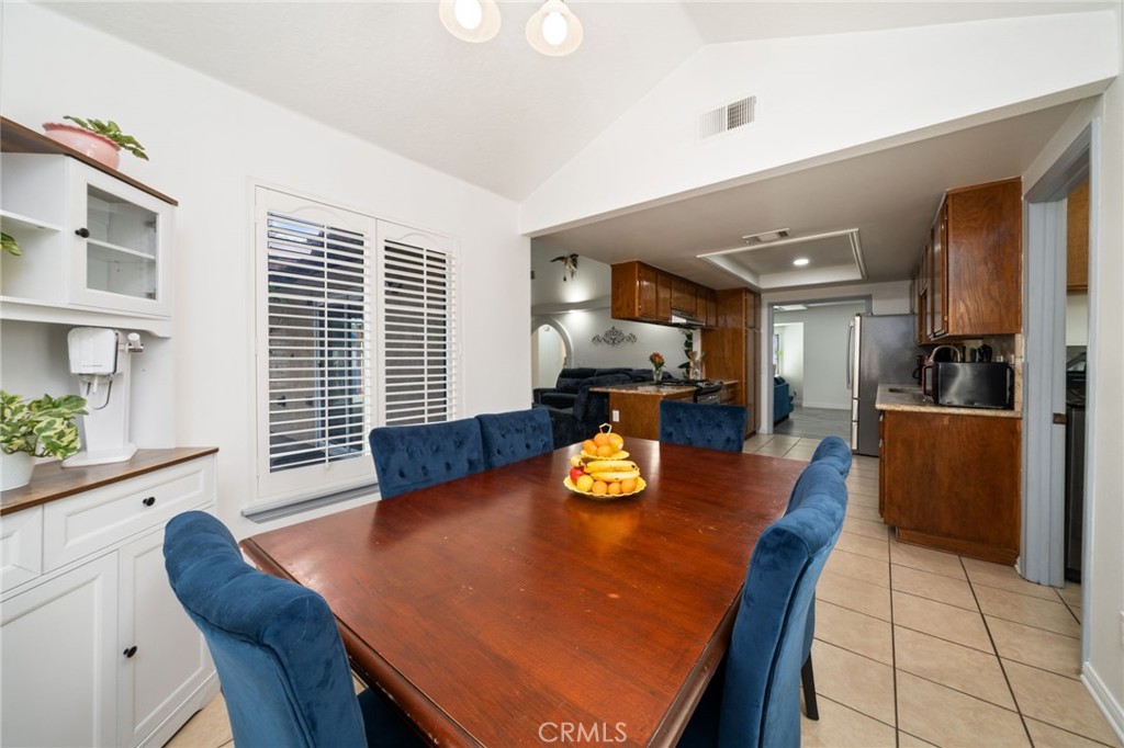 682 West Cheshire Street Rialto, CA 92377 - Photo 8 of 18 Dining nook off the kitchen overlooking the backyard