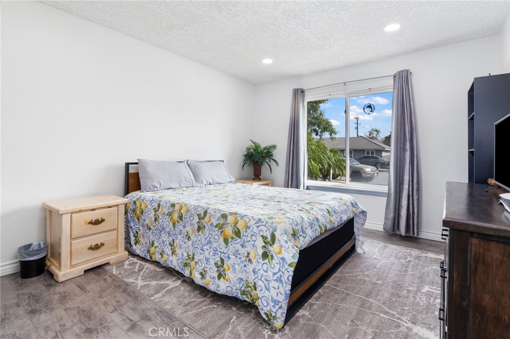 682 West Cheshire Street Rialto, CA 92377 - Photo 10 of 18