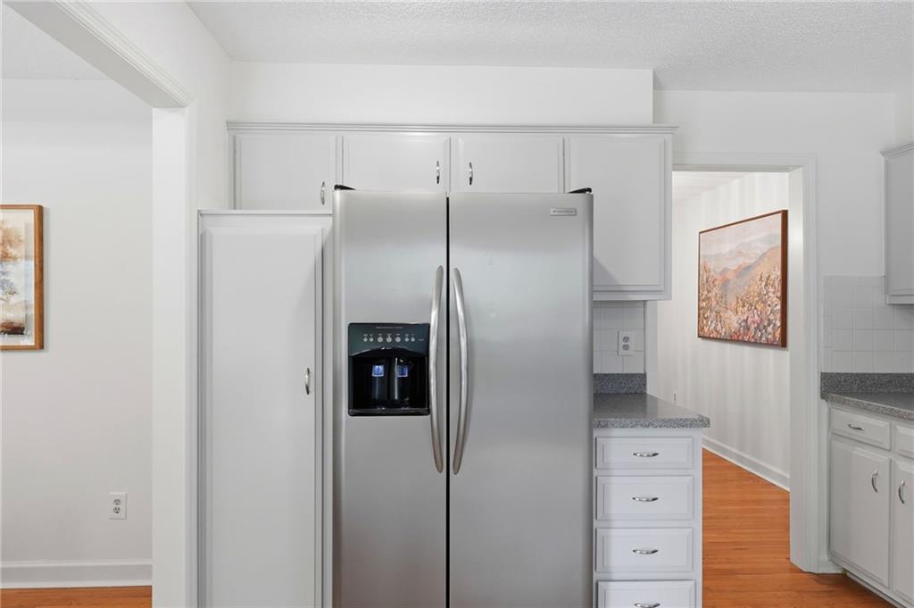 11809 Rosehill Road Overland Park, KS 66210 - Photo 13 of 38