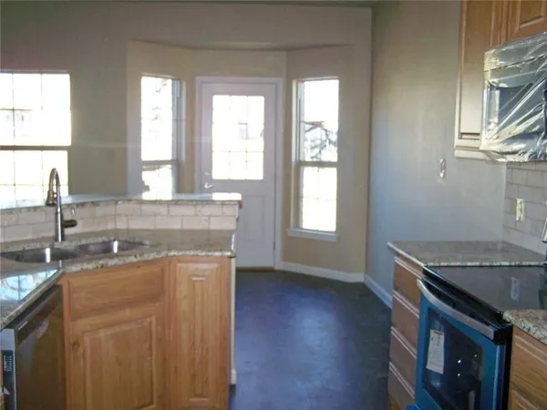 $1,595 | 1013 Rice Street, Denison, TX 75020