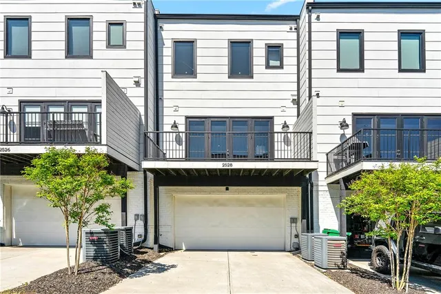 $1,075,000 | 2528 Appleden Place Northeast, Brookhaven, GA 30319