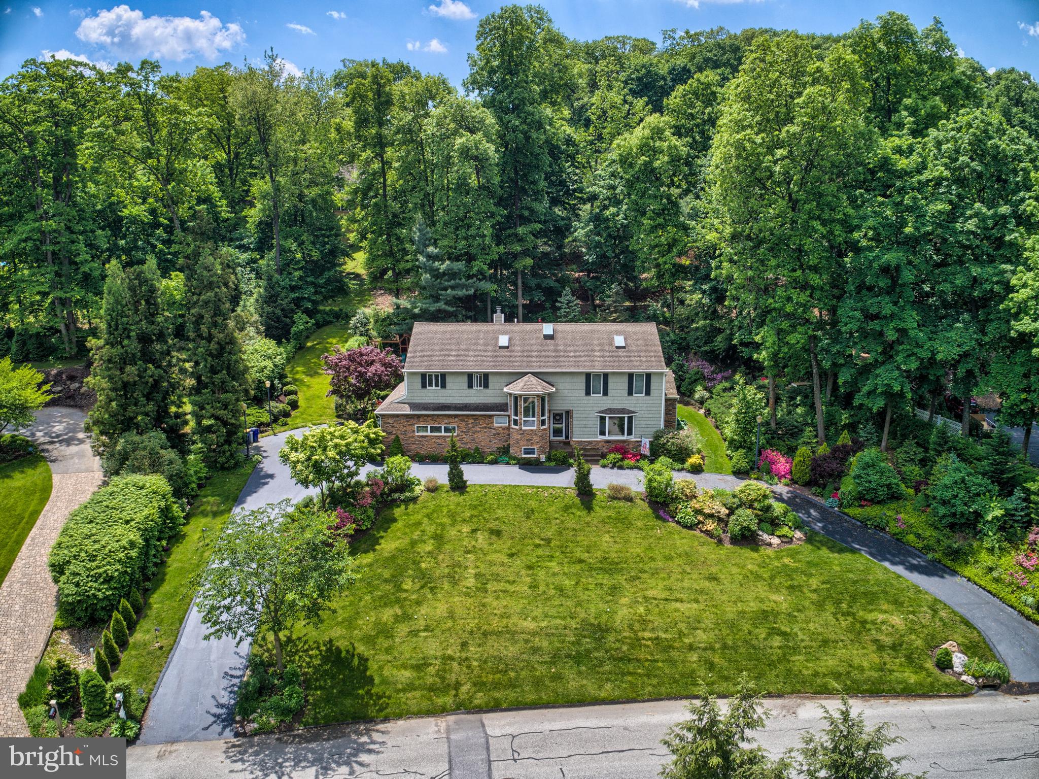 810 Upland Road York, PA 17403 - Photo 2 of 59
