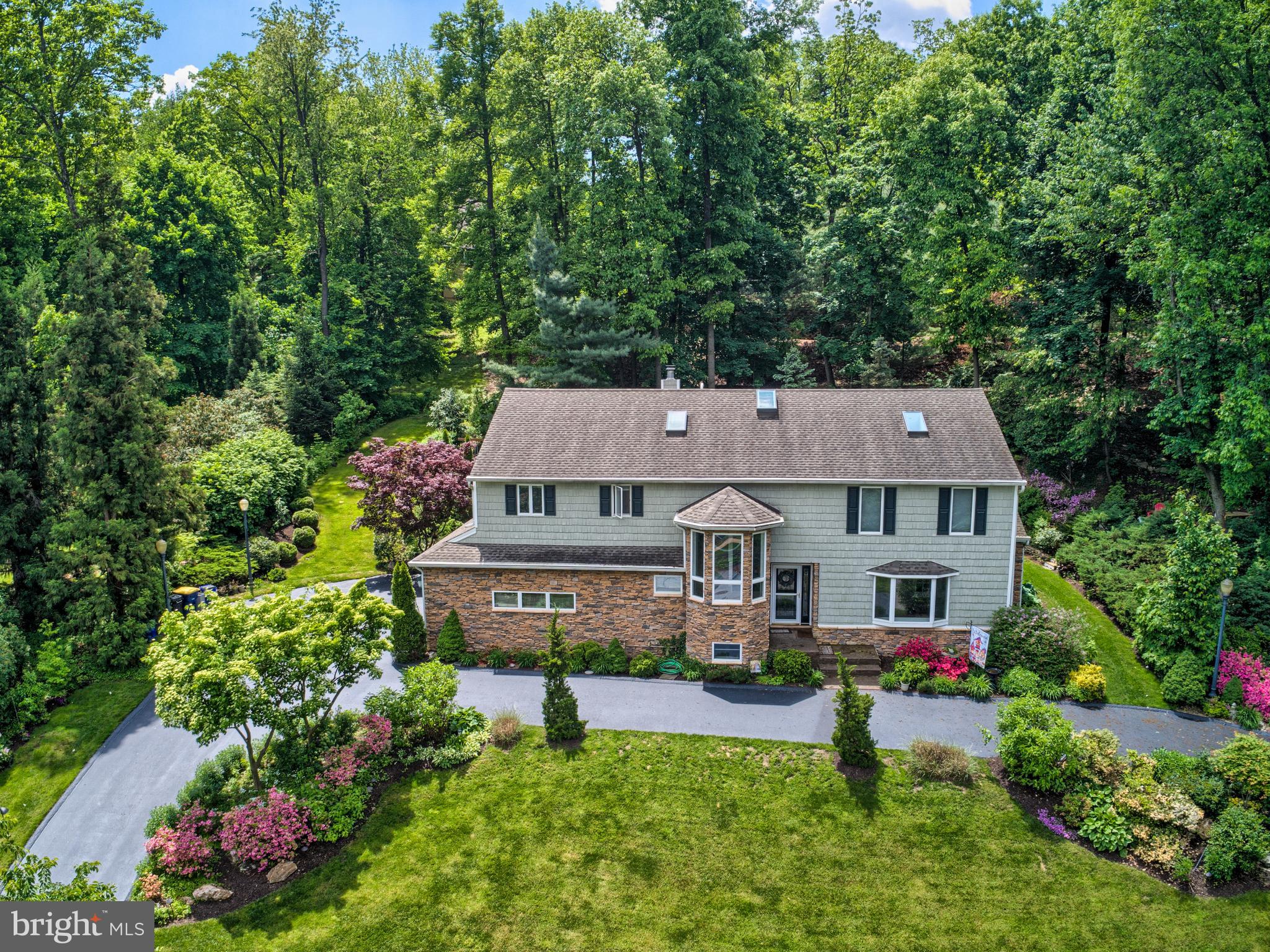 810 Upland Road York, PA 17403 - Photo 3 of 59