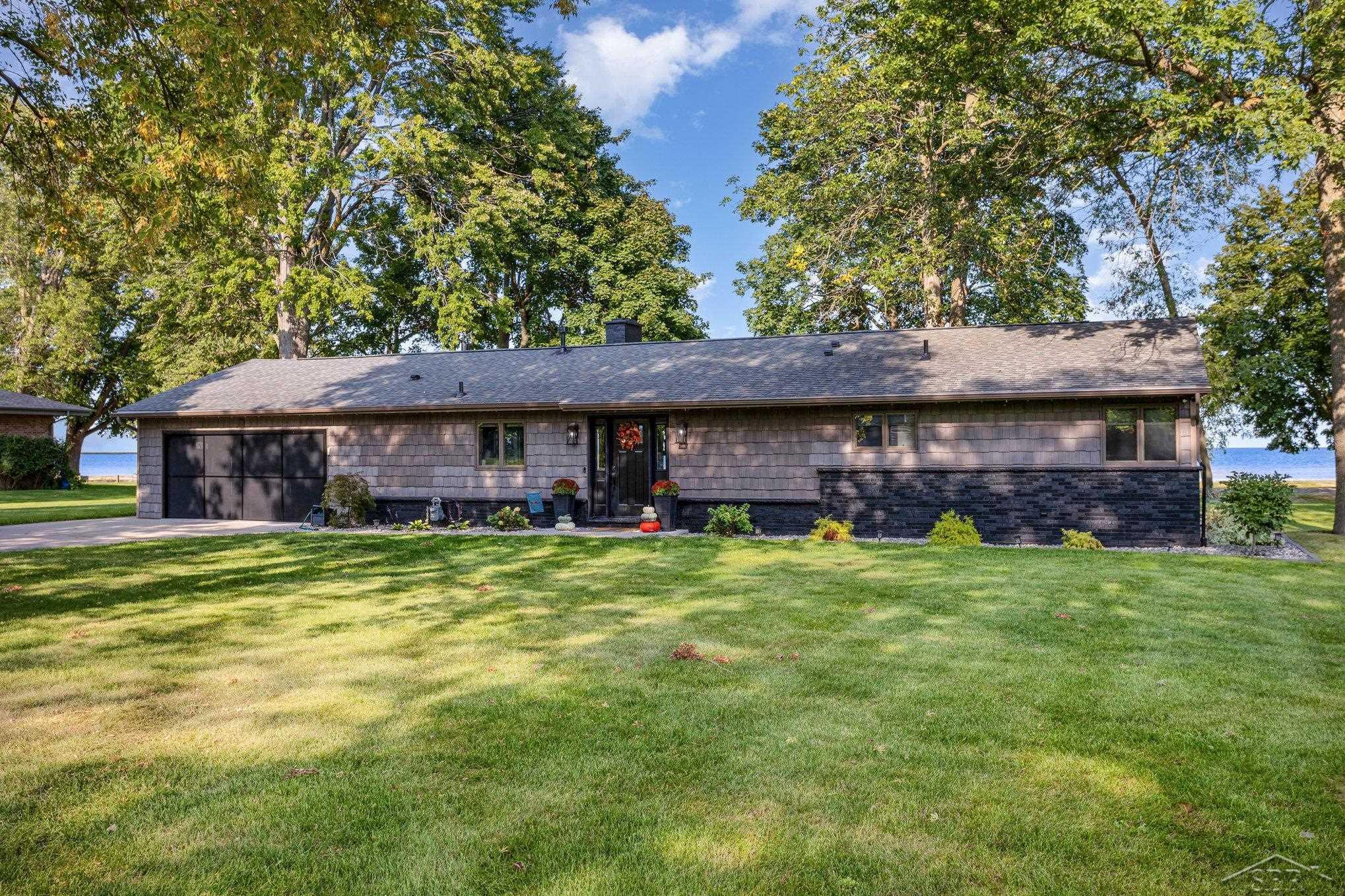 44 North Linwood Beach Road Linwood, MI 48634 - Photo 2 of 45