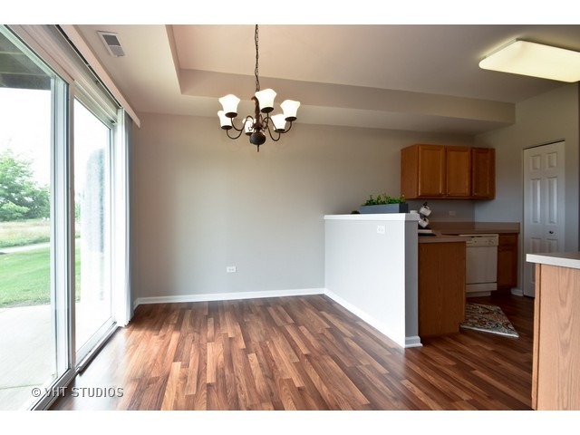 15307 Pinewood Road Lockport, IL 60441 - Photo 4 of 10