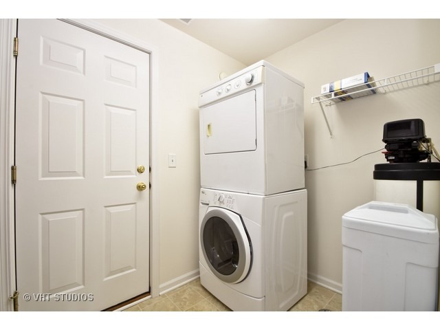 15307 Pinewood Road Lockport, IL 60441 - Photo 8 of 10