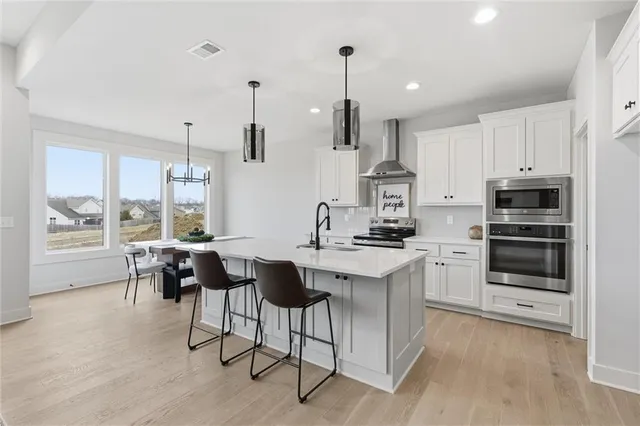 $449,500 | 16729 Pinehurst Drive, Basehor, KS 66007