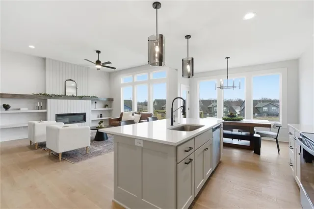 $449,500 | 16729 Pinehurst Drive, Basehor, KS 66007