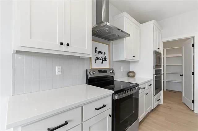 $449,500 | 16729 Pinehurst Drive, Basehor, KS 66007