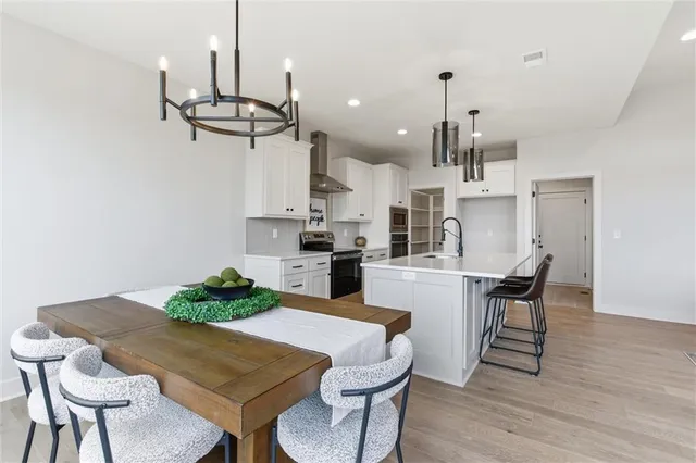 $449,500 | 16729 Pinehurst Drive, Basehor, KS 66007