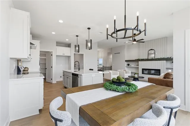 $449,500 | 16729 Pinehurst Drive, Basehor, KS 66007